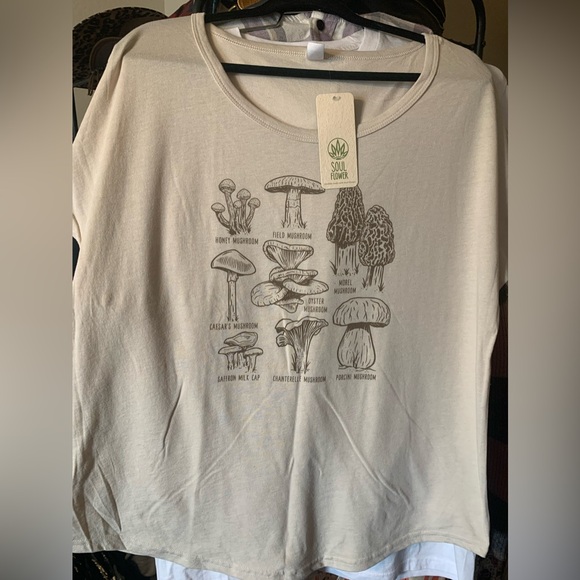 SOUL FLOWER mushroom tee - Picture 3 of 5